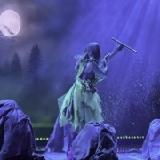 Ein Fluch lastet auf den Tänzer:innen